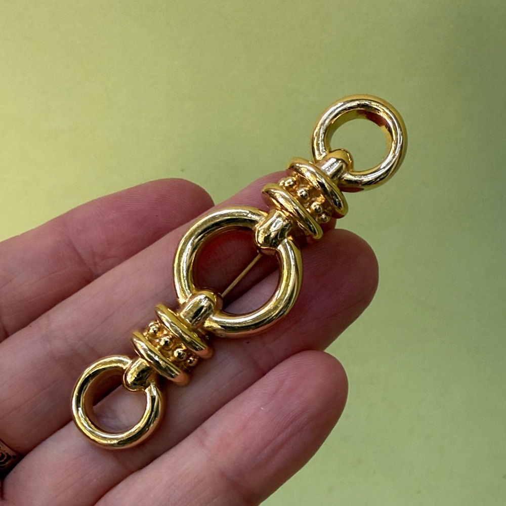 Vintage Monet Gold Circular Pin